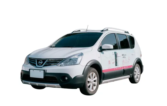 【裕隆LIVINA】五人座實車照片